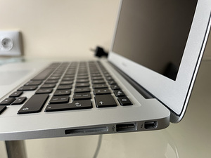 MacBook Air 13 2015 i7 250 ssd (3 foto / 10)