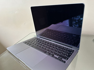 MacBook Air M1 2020 256GB RUS (2 foto / 9)