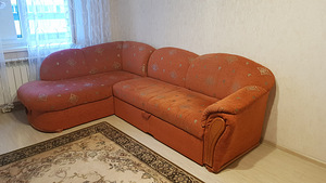 Угловой диван (1 фото из 3)
