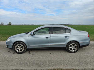 Helesinine automaatkastiga Volkswagen Passat 2005 (3 foto / 15)
