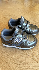 New Balance laste tossud
