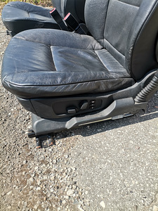 Кожаный салон BMW e60 (8 фото из 8)
