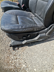 BMW e60. Nahkistmed (6 foto / 7)