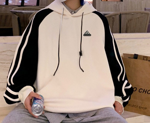 Adidas толстовка (4 фото из 6)