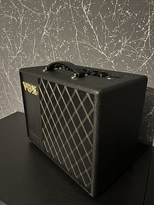 Гитарный усилитель VOX VT20X (2 фото из 5)