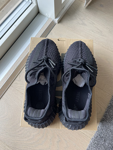 Yeezy Boost 350 V2 Onyx 38 (3 foto / 5)