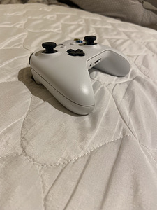 Müüa xbox one fat 800gb (10 foto / 10)