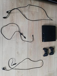 Playstation 3 koos rooliga (2 foto / 6)