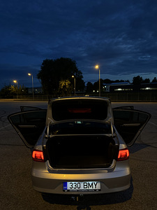 Volkswagen Passat B7 1.6d 77kw (8 foto / 12)
