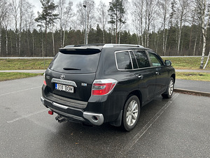 Продам автомобиль (6 фото из 14)