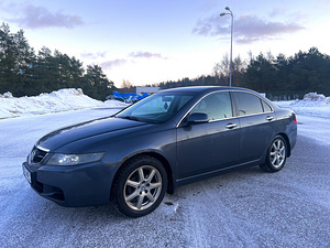 Honda Accord (4 foto / 15)