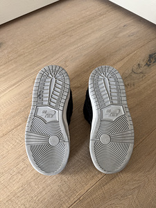 Nike & Bearbrick sneakers (3 foto / 7)