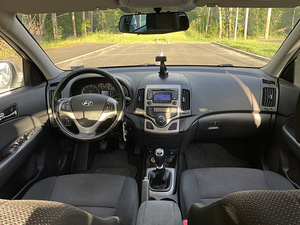 Hyundai i30 1.4 2011a (12 foto / 15)