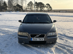 Volvo s60 2.4 d5 136kw (2 foto / 11)
