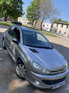 Peugeot 206 sport (1 foto / 6)