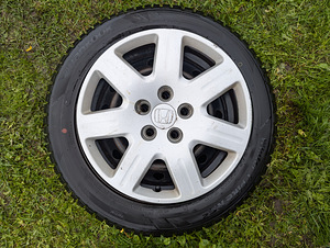 Honda стальные диски 5x114.3 + шины 205/55R16 (7-8 мм) (2 фото из 3)