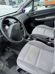 2001 Peugeot 307, Мощность двигателя: 80, объем: 1587 (5 фото из 6)