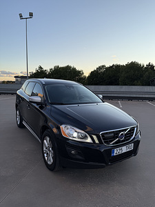 Volvo XC60 2.4 (2 фото из 15)