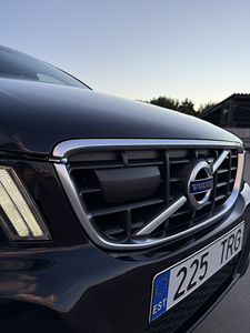 Volvo XC60 2.4 (6 фото из 15)