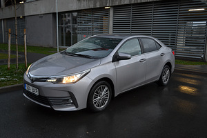 Toyota Corolla Active 2018 - 60 000km (3 foto / 13)
