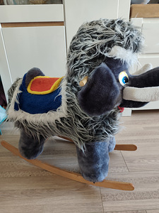 Kiikuv mammut (1 foto / 3)