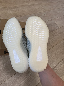 Uus Yeezy Boost 350 (40) (3 foto / 3)