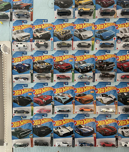 Модельные автомобили Hotwheels (1 фото из 7)