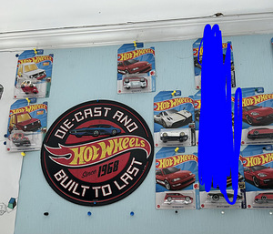 Модельные автомобили Hotwheels (7 фото из 7)