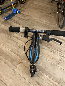 Razor Power Core E100 детский электросамокат! (2 фото из 4)