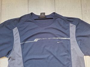 Футболка Nike (5 фото из 5)