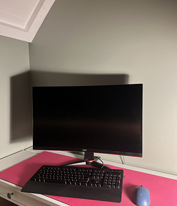 Mänguarvuti+monitor+hiir+hiirematt+klaviatuur+kõrvaklapid (7 foto / 10)