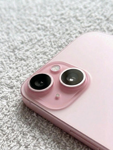 iPhone 15 (2 foto / 5)