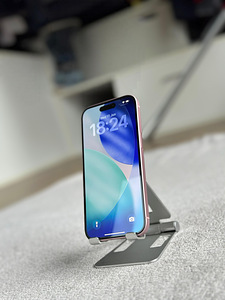 iPhone 15 (4 foto / 5)
