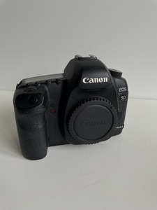 Canon 5D Mark II - Корпус