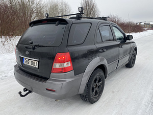 Kia sorento (5 фото из 6)