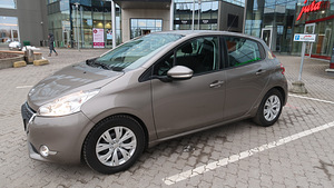 Peugeot 208 (7 foto / 14)