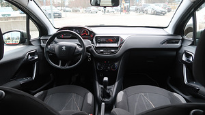 Peugeot 208 (11 foto / 14)