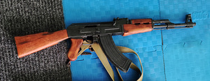 КАЛАШНИКОВ А-47 1:1 МОДЕЛЬ 2 ШТ. (2 фото из 3)