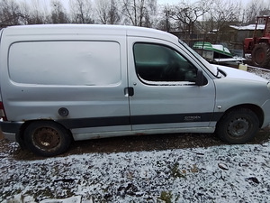 Müün sõidu auto (3 foto / 3)