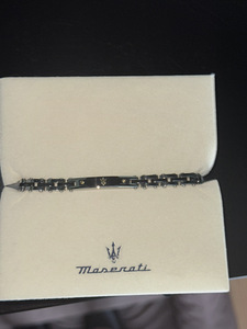 Maserati käevõru (6 foto / 9)