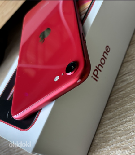iPhone SE 2020 Красный 64 ГБ (фото #3)