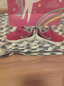 Originaalsed Nike tossud lastele (2 foto / 3)