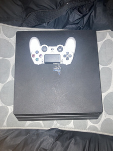 Ps4 pro 1TB (2 фото из 2)