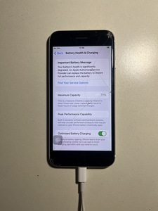 iPhone se 2020 64gb (3 foto / 4)