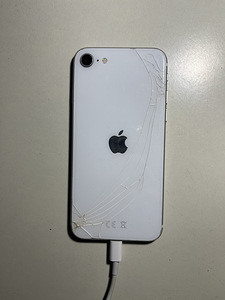 iPhone se 2020 64gb (4 foto / 4)