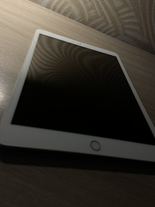 Apple iPad 10.2 (2019) 32GB (3 foto / 3)