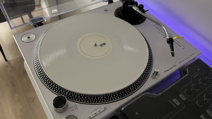 Vinüülplaadimängija Pioneer PLX-500 (1 foto / 4)