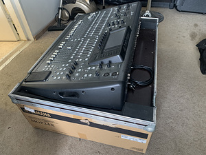 Behringer x32 (4 foto / 5)
