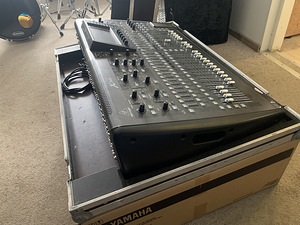 Behringer x32 (5 foto / 5)