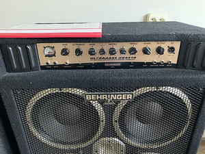 Behringer басовый комбоусилитель 400W (2 фото из 2)